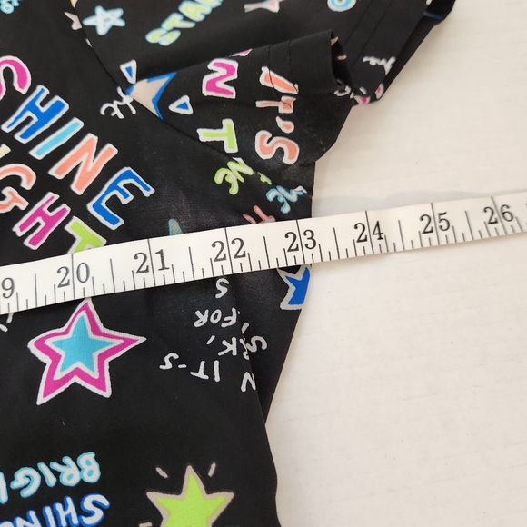 koi basics scrub top sz xl black stars pockets shine bright nursing animal care - Picture 7 of 8